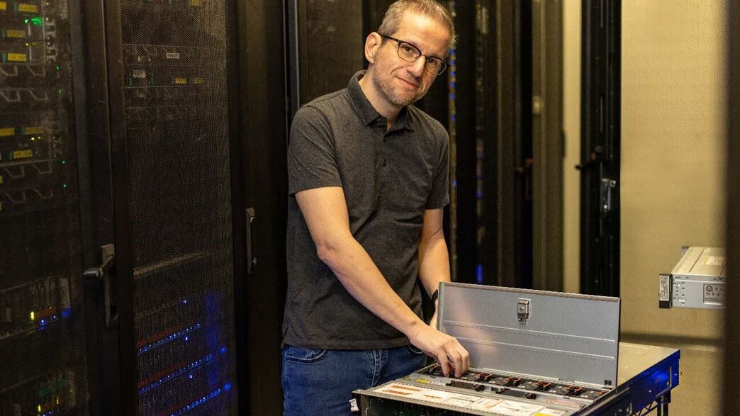 איתן רייך במעבדות Dell איתן רייך במעבדות Dell