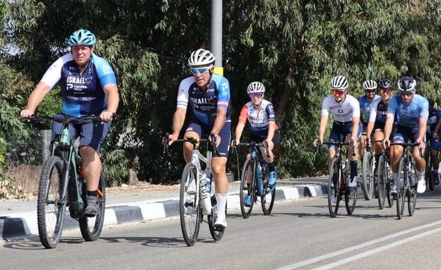 אבידע מוביל את רכיבת הזיכרון (צילום: יורם שפירר)