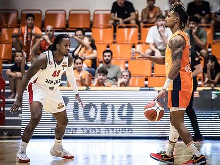 בראון מול סמית (עודד קרני)