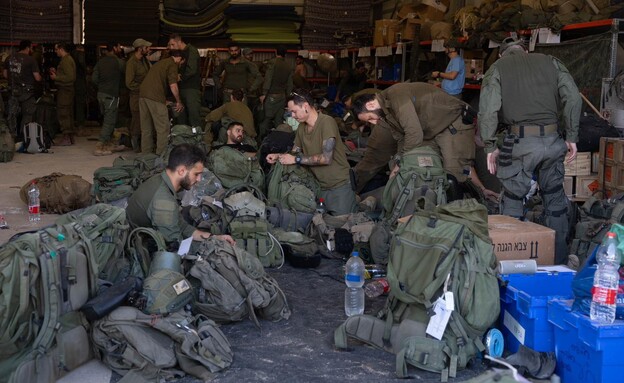 היערכות כוחות צה"ל לפעילות קרקעית ממוקדת בדרום ללבנון (צילום: דובר צה"ל)