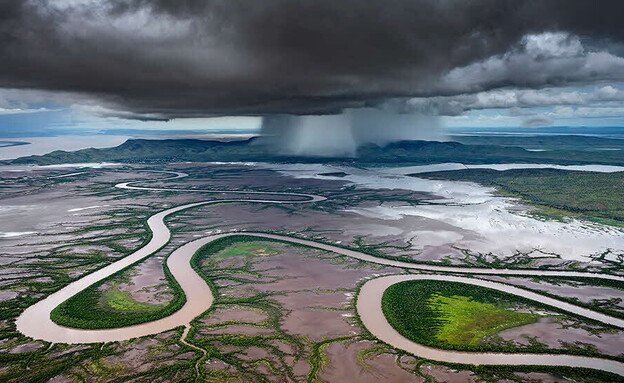 תמונות הנוף היפות בעולם 2024 (צילום: Tom Putt - The 15th Epson International Pano Awards)