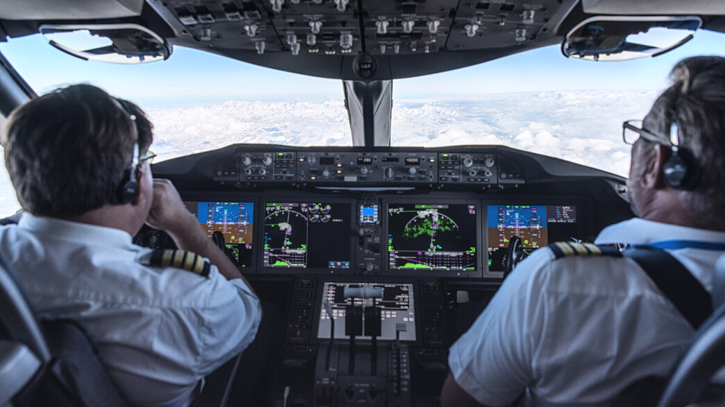 טייסים בתא הטייס - אילוסטרציה