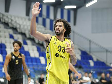 בכורה מצוינת. דמפס (אלן שיבר)