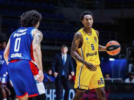 אך סייבן לי רשם בכורה חלומית (באדיבות מכבי ת“א)