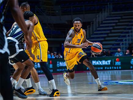 להט במחצית הראשונה, קפא בשנייה (ג`ורג`יה קוסטיץ`)