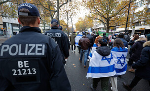 משטרה ברלין גרמניה צעדה ישראלית (צילום: ODD ANDERSEN , getty images)