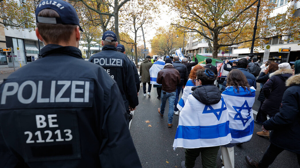 משטרה ברלין גרמניה צעדה ישראלית (צילום: ODD ANDERSEN , getty images)