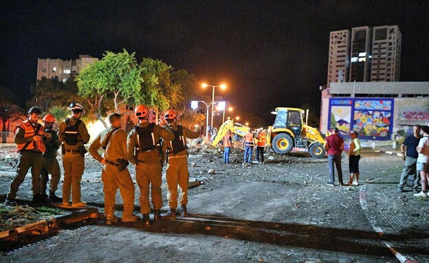 חידוש כיכר בחיפה (צילום: ראובן כהן, דוברות עיריית חיפה)