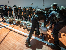 לוחם הכליאה ששמר על הנוח'בות נחשף: "קרסתי"