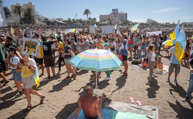 חוף טנריף האיים הקנריים מחאה (צילום: DESIREE MARTIN , getty images)