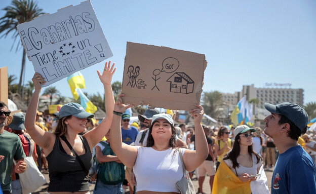 מחאה טנריף האיים הקנריים  (צילום: DESIREE MARTIN , getty images)