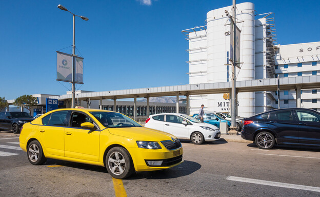 מונית נמל תעופה אתונה יוון (צילום: Tony_Papageorge, shutterstock)