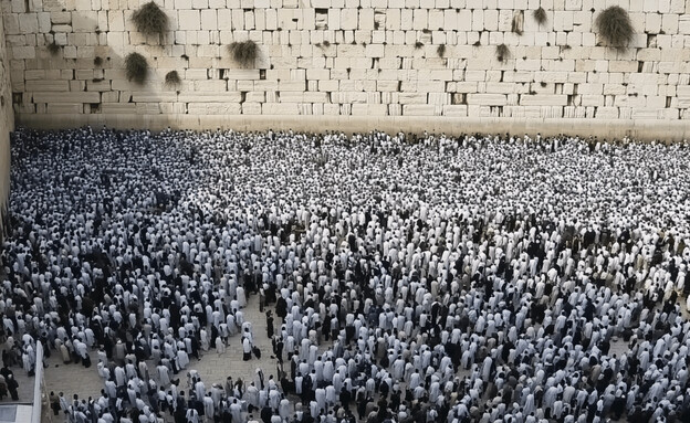 ברכת הכהנים בכותל בשמחת תורה (הדמיה: mako)