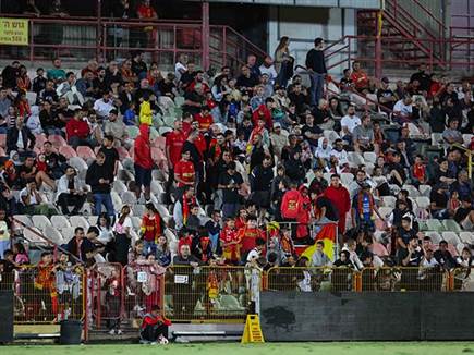 ו-1,499 אוהדים הלכו הביתה (לירון מולדובן)