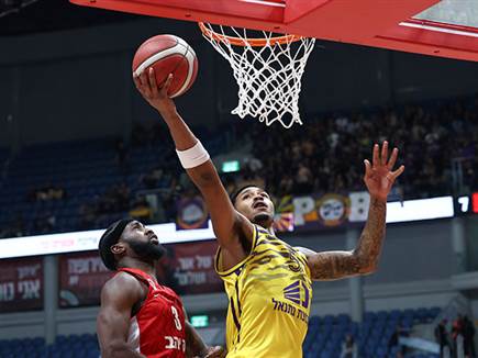 אדאמס נגד האקסית (דני מרון)