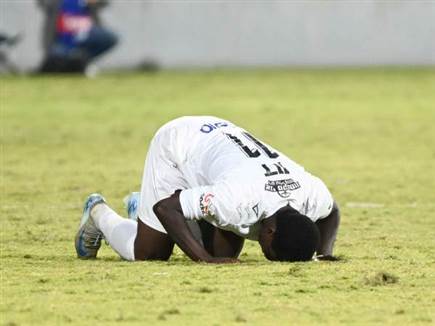 ונהנה לראות גם את סדריק מבטיח ניצחון חוץ חשוב (ברני ארדוב)