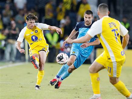 מכבי ת“א פתחה טוב (אלן שיבר)