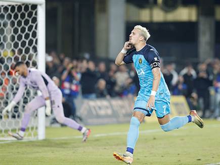 שועה השלים מהפך בפנדל (אלן שיבר)