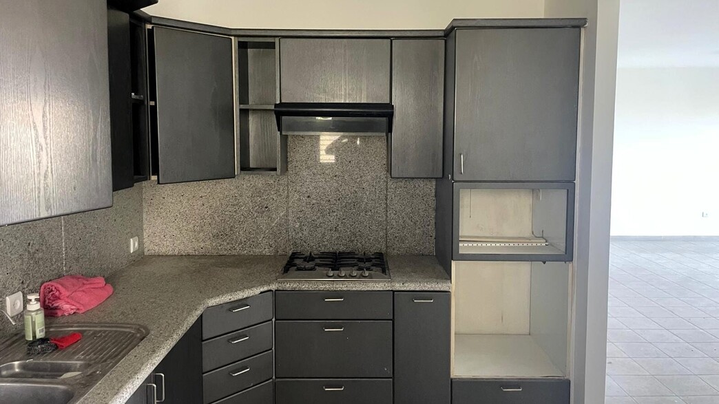 מייקאובר מטבח וחדרי רחצה לפני מייקאובר מטבח וחדרי רחצה לפני