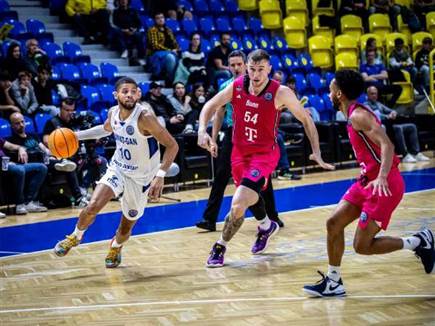 קנדל מקולום. לא הצליח לבוא לידי ביטוי (FIBA)