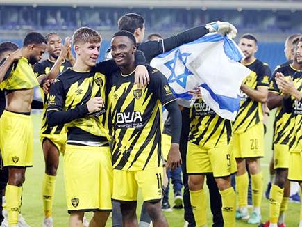 חיוך של מקום ראשון (אלן שיבר)