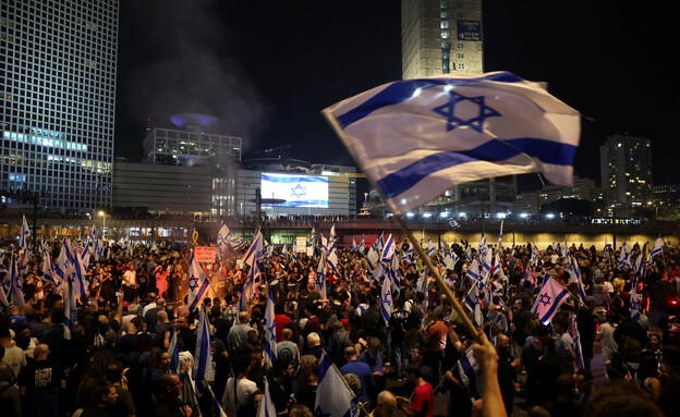 מפגינים באיילון  (צילום: reuters)