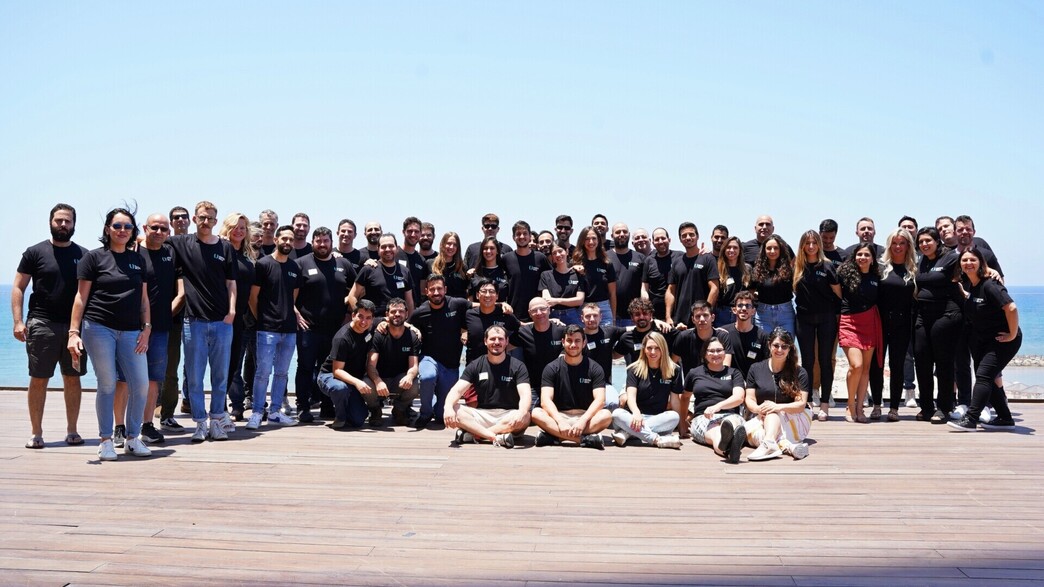 עובדי אדפטיב שילד