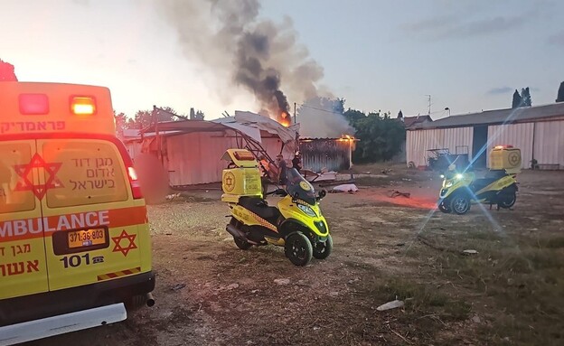 אתר הפגיעה בנהריה (צילום: תיעוד מבצעי מד"א)