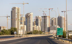 אתר בנייה לוד (צילום: יוסי אלוני, פלאש 90)