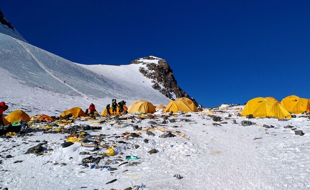 אוורסט מטפסים לכלוך אשפה (צילום: DOMA SHERPA, getty images)