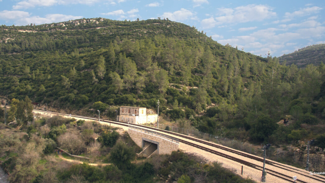 תחנת רכבת בר גיורא (צילום: TsDin, shutterstock)