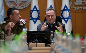 הרמטכ"ל הרצי הלוי ושר הביטחון ישראל כ"ץ (צילום: אריאל חרמוני, משרד הביטחון)
