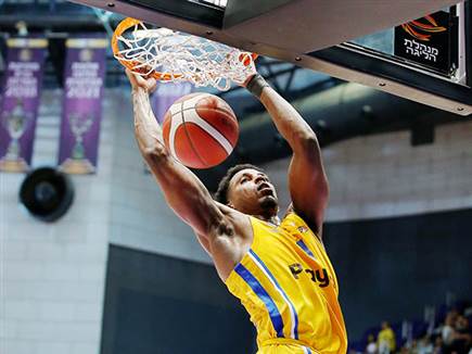 הוליך את הקלעים במחצית. הורד (אלן שיבר)