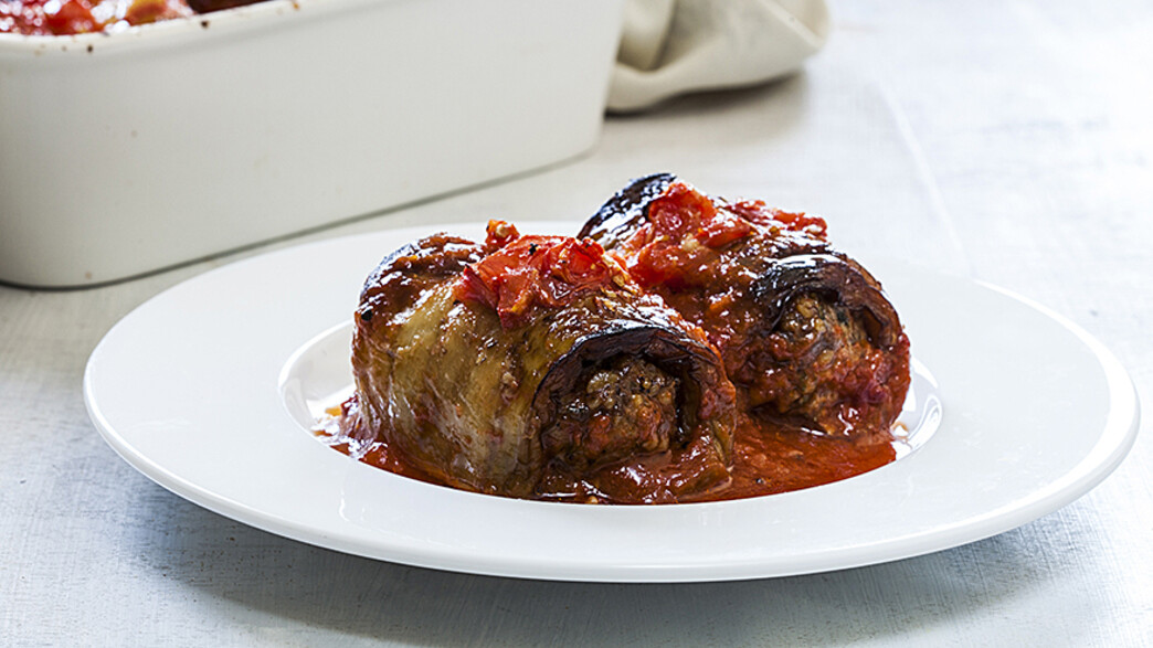 גלילות חצילים עם בשר ברוטב עגבניות