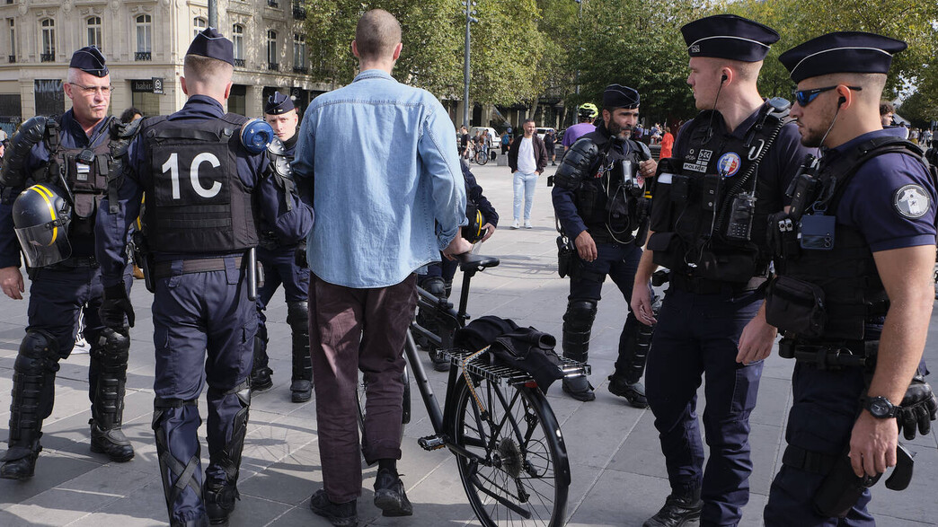  משטרה בצרפת פריז