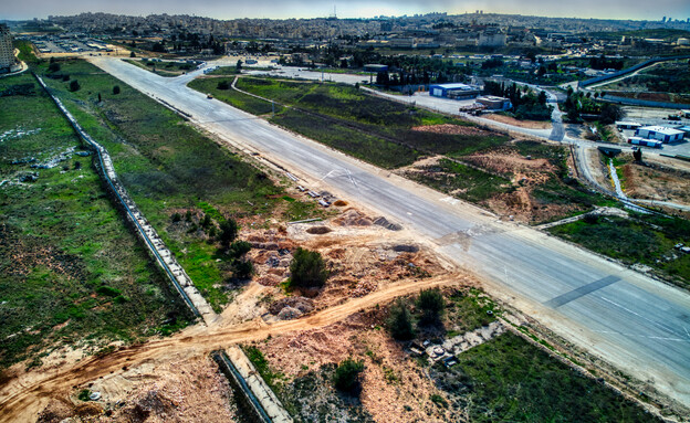 נמל התעופה עטרות (צילום: חגי אגמון-שניר, ויקיפדיה)