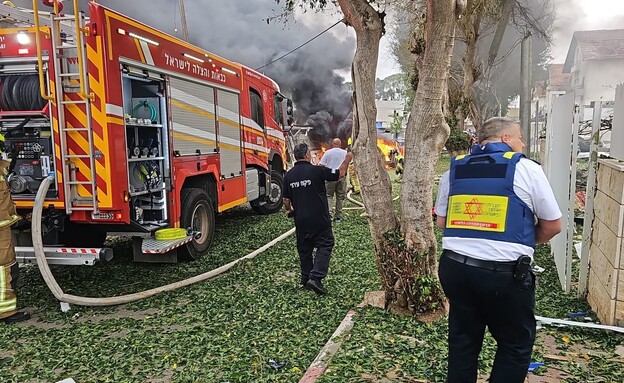 כוחות כיבוי והצלה פועלים בזירה ברינתיה (צילום: תיעוד מבצעי מד"א)