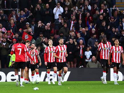 ארמסטרונג השווה (Getty)