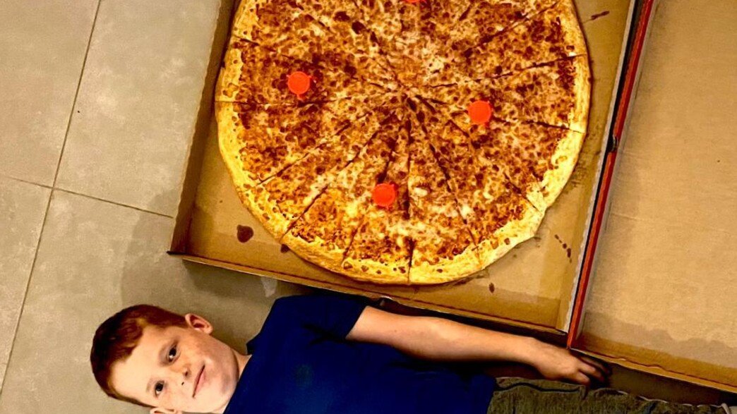 הגובה של הילד הוא 135 ס הגובה של הילד הוא 135 ס