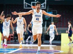 (FIBA) (צילום: ספורט 5)