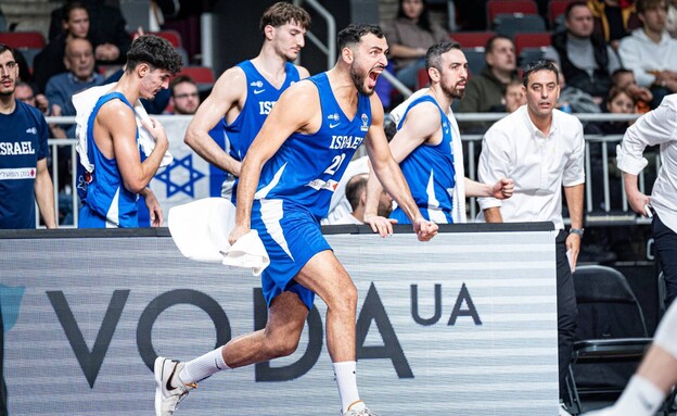 עידן זלמנסון נבחרת ישראל בכדורסל (צילום: FIBA PHOTOS)