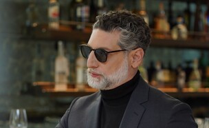 אסף גרניט בצילומי קולקצית החורף של מותג האופנה (צילום:  יריב פיין וגיא כושי, יחצ)