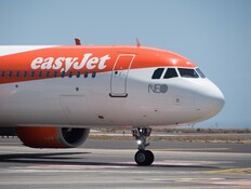 הנוסעת עלתה על הטיסה - ואז הצוות הבחין שהיא לא בחיים