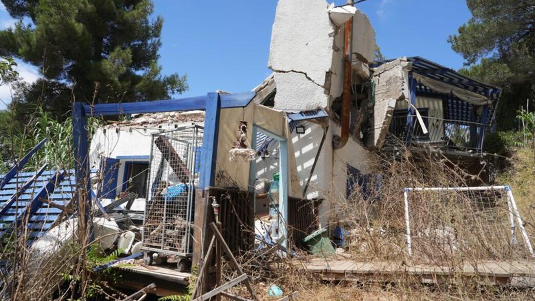 נזק בקיבוץ מנרה מירי מלבנון