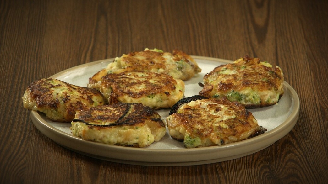 קציצות ברוקולי, בצל לבן ותפוחי אדמה קציצות ברוקולי, בצל לבן ותפוחי אדמה