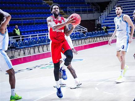 קרינגטון נתן את שלו (באדיבות הפועל ירושלים)