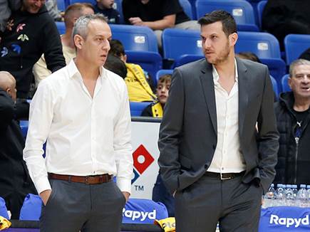 קטש ופניני על הקווים (אלן שיבר)