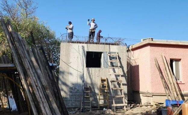הקמת מיגון ממ"ד בצפון (צילום: אגף דוברות וקשרי ציבור במשרד הביטחון)
