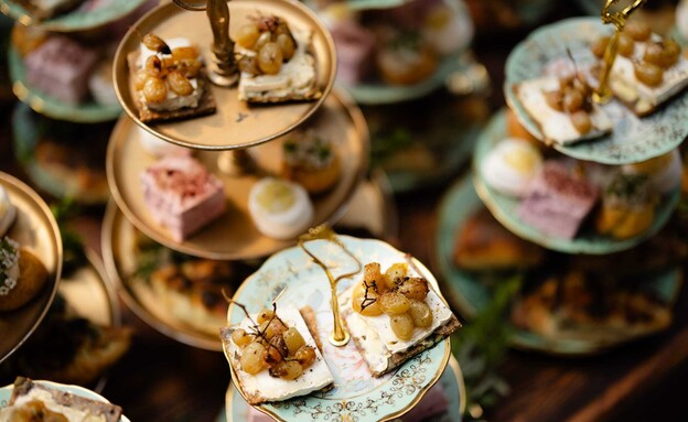 מתוך Hendrick's Curious Garden ב"חדווה בגן"