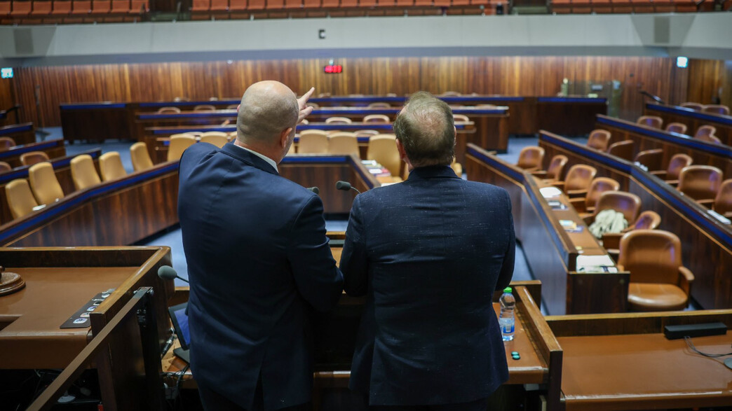 קווין ספייסי בביקור בכנסת לצד יו"ר הכנסת אמיר אוחנ